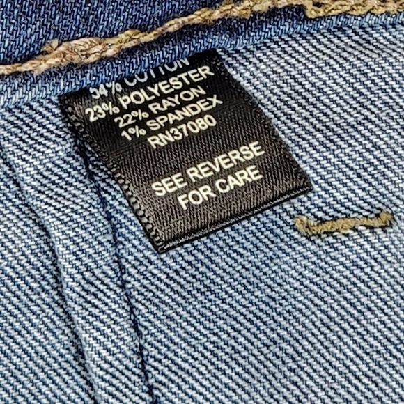 Cato Premium Light Wash Denim Skirt - Size 4 - Comfortable & Casual, Pockets - Picture 4 of 5